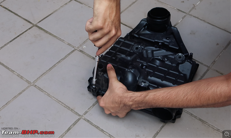 DIY : VW Polo Engine Air Filter Service-tightening-box.png