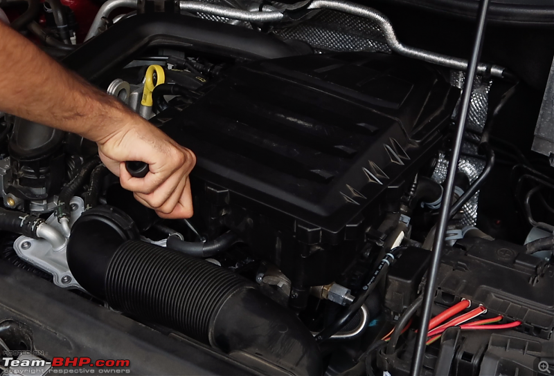 DIY : VW Polo Engine Air Filter Service-tightening-t30.png