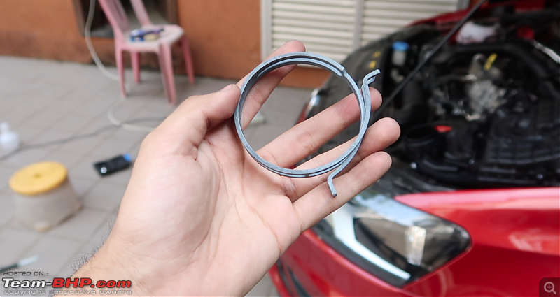 DIY : VW Polo Engine Air Filter Service-painful-hose-clamps.png