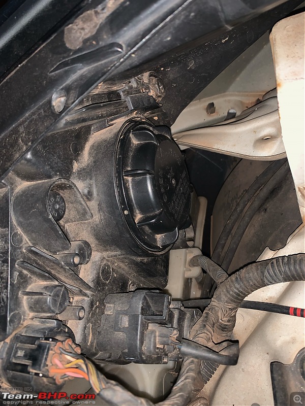 DIY: LED headlamps upgrade for stock halogen projectors (Hyundai i20)-img_2170.jpg