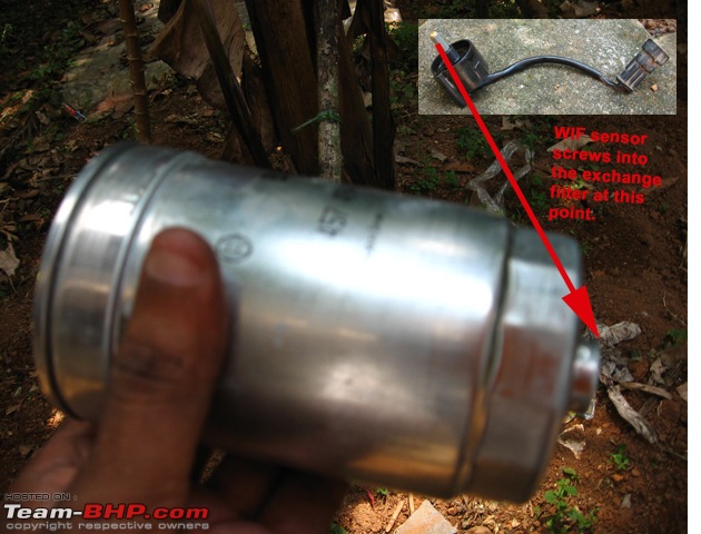 DIY - Swift Type 2 (2008 - 2011) DIESEL Fuel Filter Replacement-sensor-fitting-into-filter.jpg