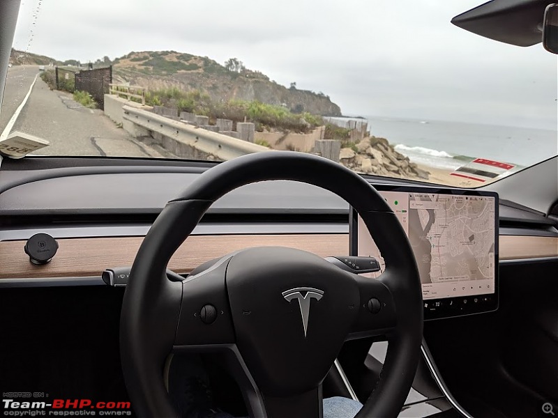 Video: Driving the Tesla Model 3 in California!-steering-wheel-knobs.jpg