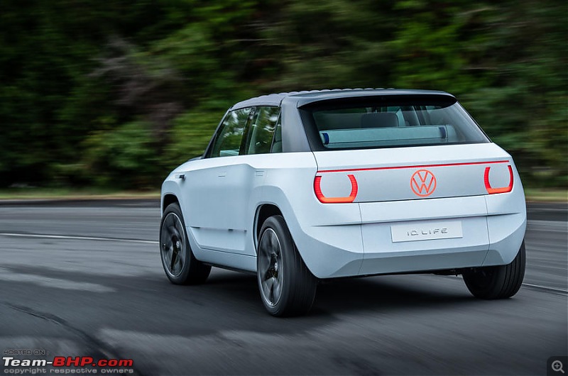 Volkswagen I.D 2 will be the smallest electric SUV-97volkswagenidlifeconceptdrivetrackingrear.jpg