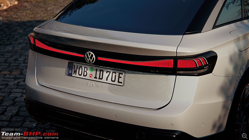 Production-ready Volkswagen ID.7 electric sedan spied ahead of global debut in Q2 2023-0mdj7wa.jpg