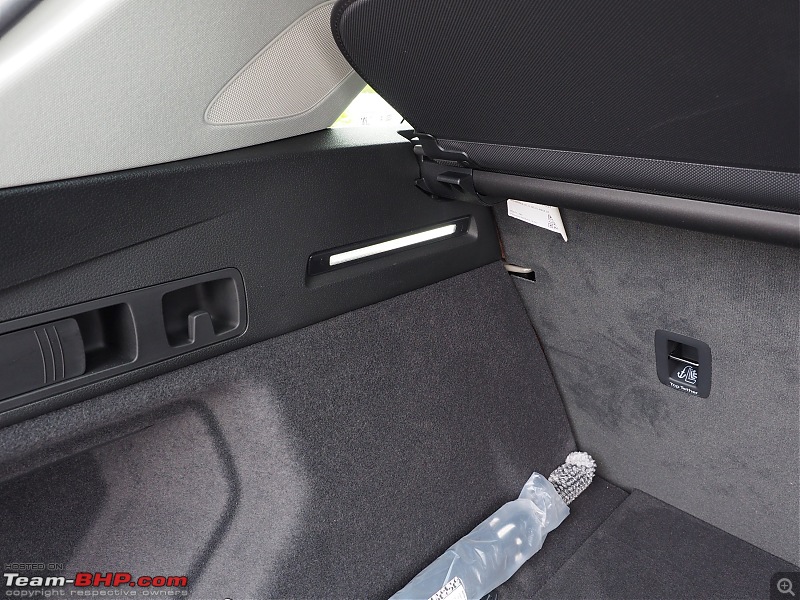 Audi Q8 e-tron Review-2023_audi_q8_etron_17_rear.jpg