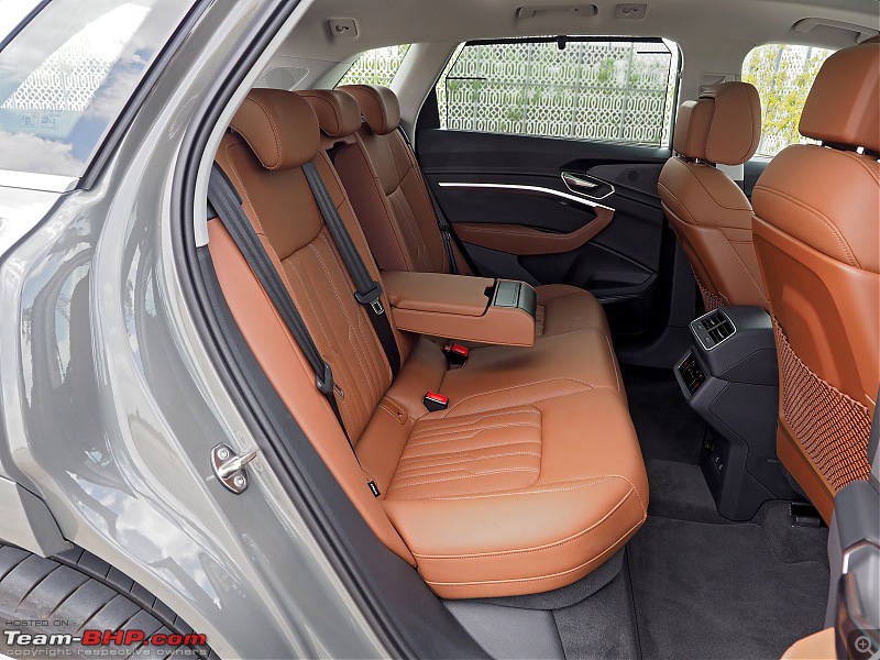 Audi Q8 e-tron Review-2023_audi_q8_etron_03_rear.jpg