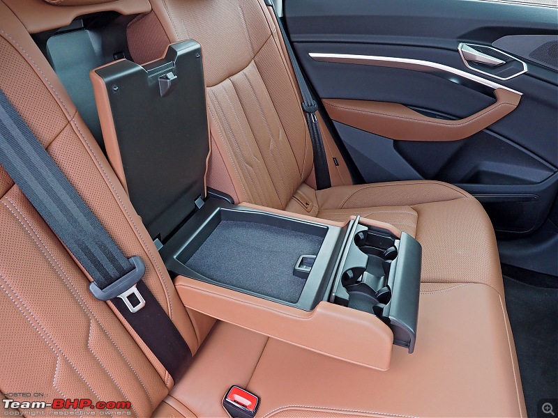 Audi Q8 e-tron Review-2023_audi_q8_etron_10_rear.jpg