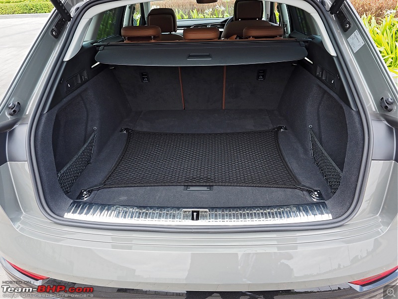 Audi Q8 e-tron Review-2023_audi_q8_etron_11_rear.jpg