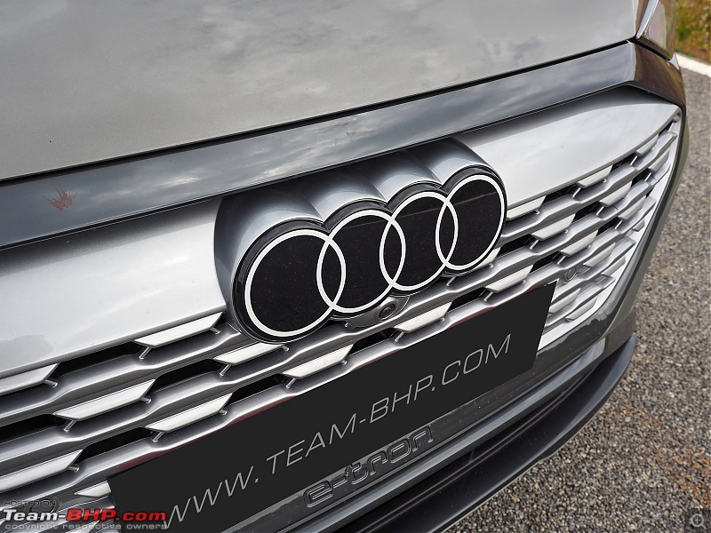 Audi Q8 e-tron Review-2023_audi_q8_etron_09_ex.jpg