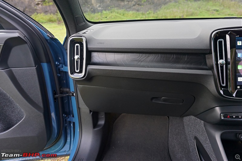 Volvo C40 Recharge Review-2023_volvo_c40_recharge_interior_38.jpg
