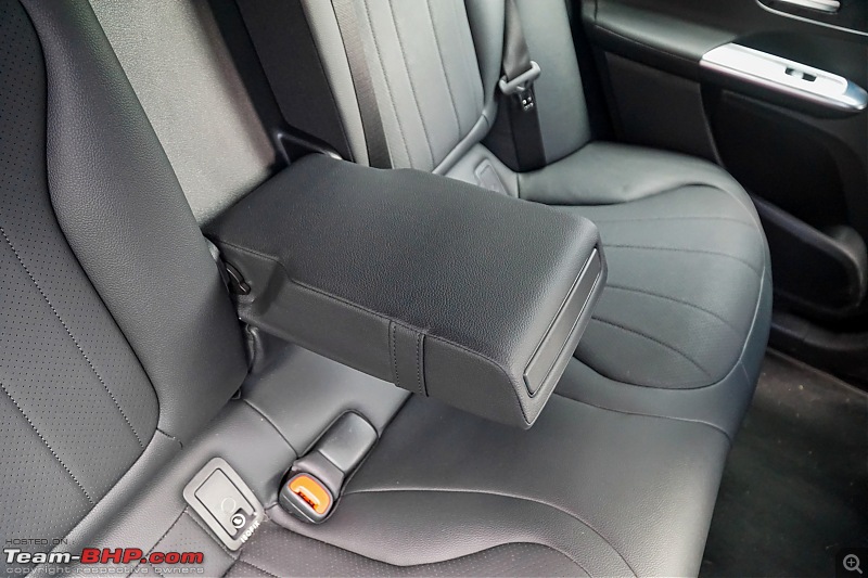 Mercedes-Benz EQE SUV Review-2023_mercedes_eqe_suv_interior_39.jpg