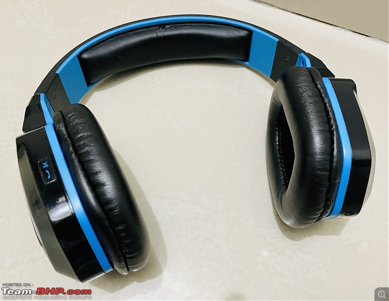 Bluetooth Headphones-779d3ab50be249a9bf01bd5df2ec02fe.jpeg