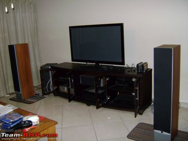 My home theatre setup-rack.jpg