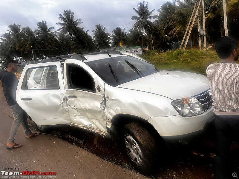 Renault Duster crashes hard into my VW Tiguan | Need advice-dusterrightside.jpg