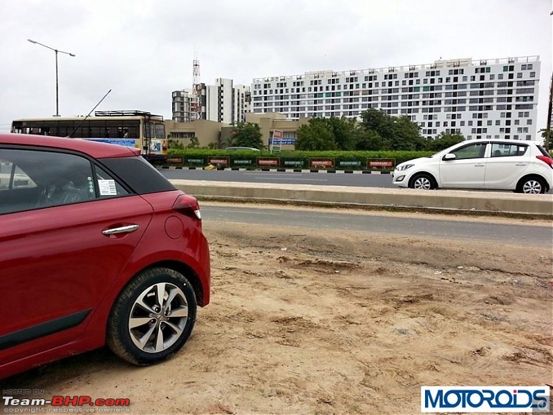 SCOOP Pics! 2014 Hyundai i20 spotted testing in India *UPDATE* Now launched @ 4.89L-835x626x2014hyundaii20vsoldhyundaii20.jpg.pagespeed.ic.b62oomjhwz.jpg