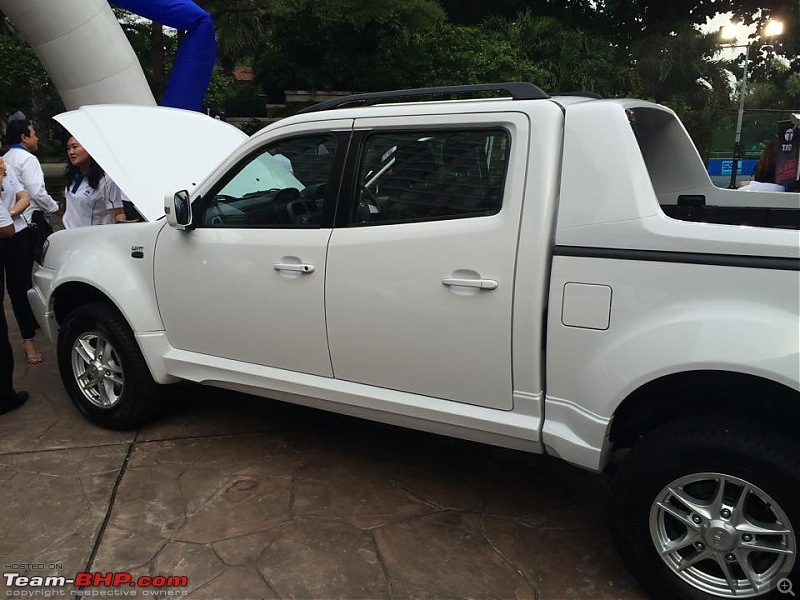 Tata Xenon XT 2010-19.jpg