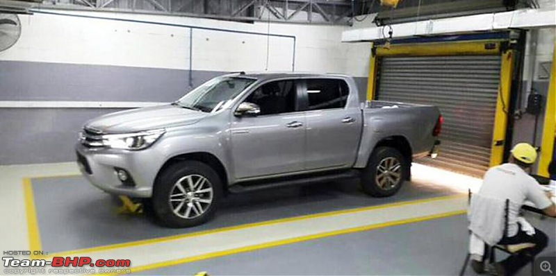 New Toyota Fortuner caught on test in Thailand-x2016_toyota_hilux_spy_photos_1_jpg_pagespeed_ic_tzya5cwjzmzlqkoajg4x.jpg