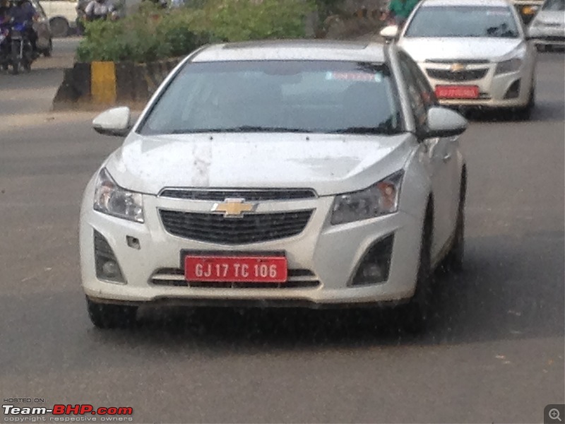 Uncamouflaged Chevrolet Cruze test mule spotted-img_4385.jpg