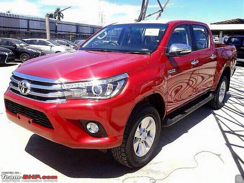 New Toyota Fortuner caught on test in Thailand-toyotahilux6.jpg