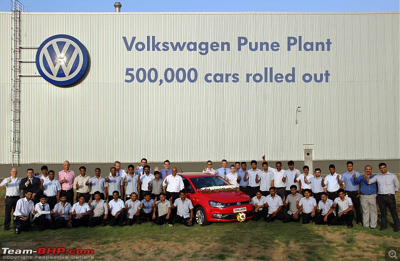 Volkswagen's Pune plant rolls out 5 lakh cars-volkswagen-india-management-employees-celebrate-500000-cars-rolling....jpg