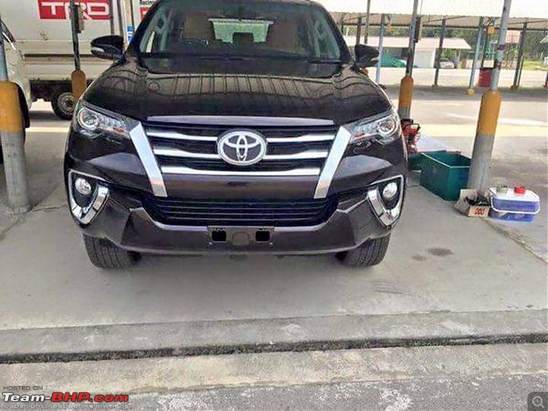 New Toyota Fortuner caught on test in Thailand-2016toyotafortuner2.jpg