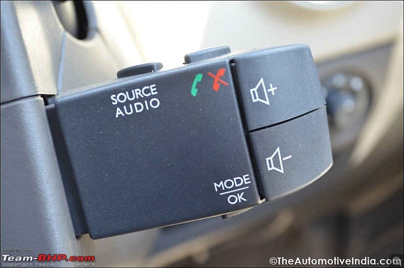 Hidden features you discovered in your car after regular usage-renaultlodgyaudiocontrol.jpg