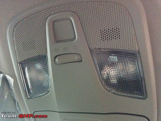 The Maruti Vitara Brezza @ Auto Expo 2016-18-front-roof-mounted-interior-lights.jpg