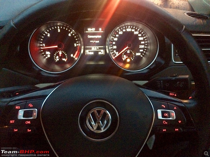 2015 Volkswagen Jetta Facelift : A Close Look-jetta-steering.jpg