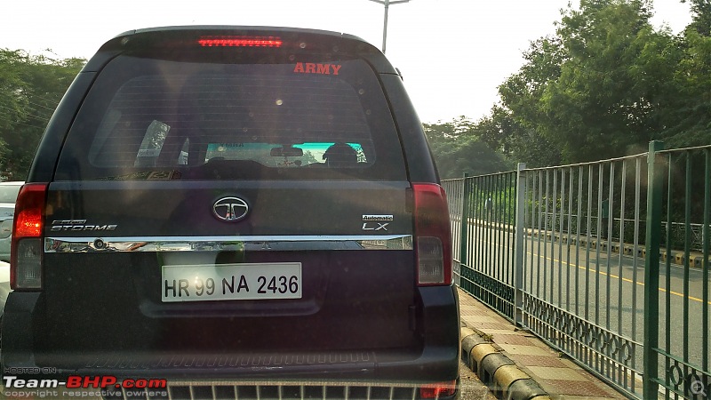 Spotted: Tata Safari Storme with 'Automatic' badge-img_20160921_090105_hdr.jpg