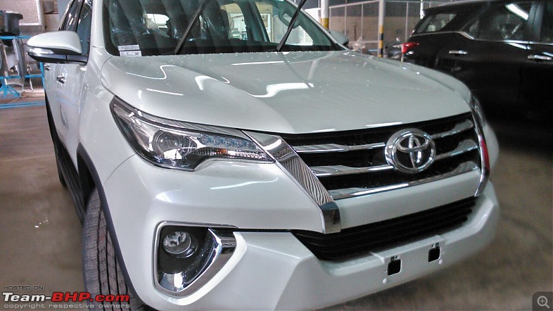 Scoop! Next-gen Toyota Fortuner spotted. EDIT: Preview on page 14-img20161024wa0014.jpg