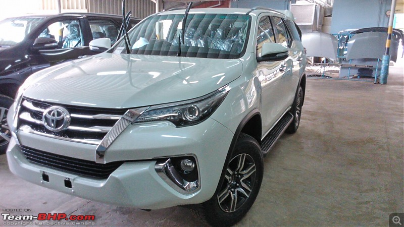 Scoop! Next-gen Toyota Fortuner spotted. EDIT: Preview on page 14-img20161024wa0022.jpg