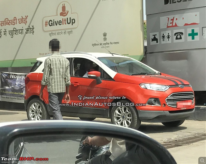 The 2017 Ford EcoSport Facelift caught testing in India. EDIT: Now launched at Rs 7.31 lakhs-fordecosportdualtonefrontthreequartersspyshot.jpg