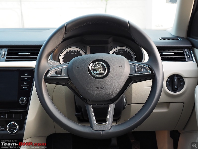 A close look: The 2017 Skoda Octavia Facelift with hands-free parking-p6210198.jpg