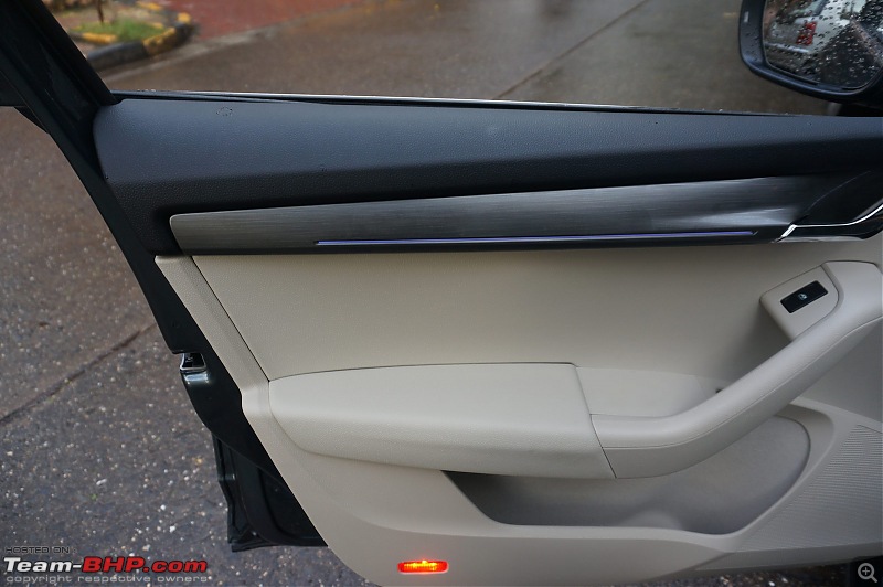 A close look: The 2017 Skoda Octavia Facelift with hands-free parking-octavia-doorpad.jpg