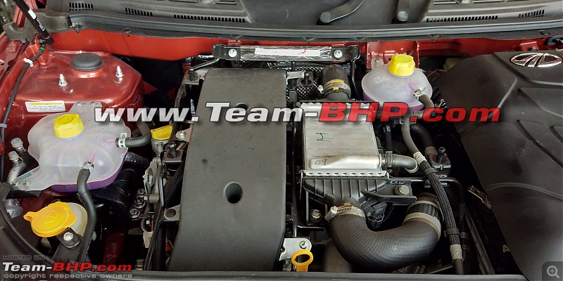Scoop! Mahindra XUV500 Petrol Engine pics. EDIT: Launched at Rs 15.49 lakhs-2.jpg