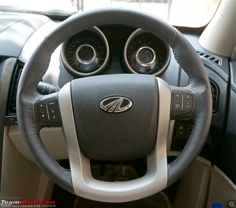 The best stock steering wheel among Indian cars-mahindraxuv500facelift03.jpg