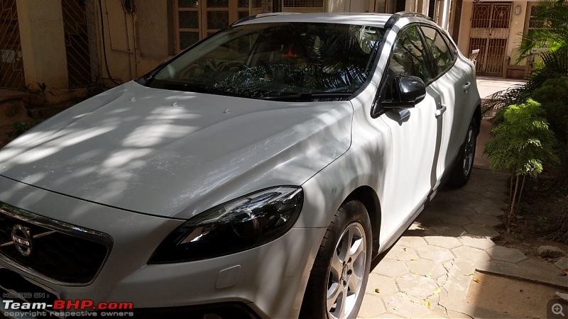 Volvo V40 Hatchback in India - Now launched-front-left.jpg