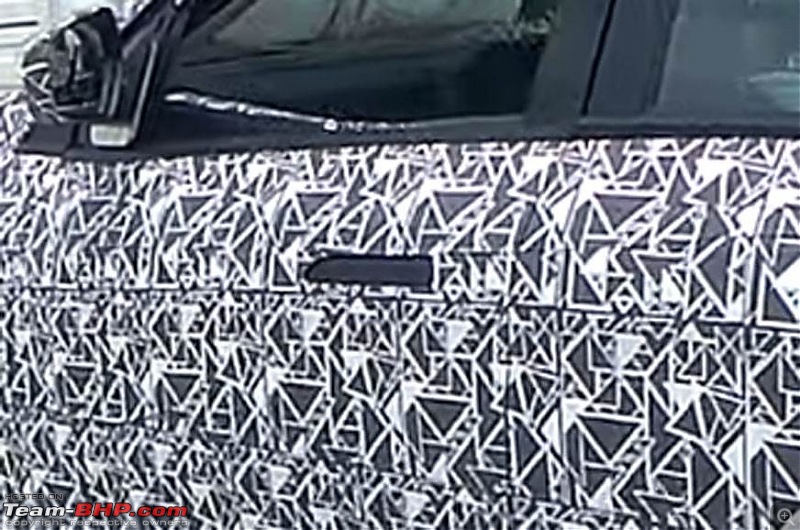 The 2nd-gen Mahindra XUV500, coming in Q3-2021-1_578_872_0_70_http___cdni_autocarindia_com_extraimages_20191030043446_xuv500handle.jpg