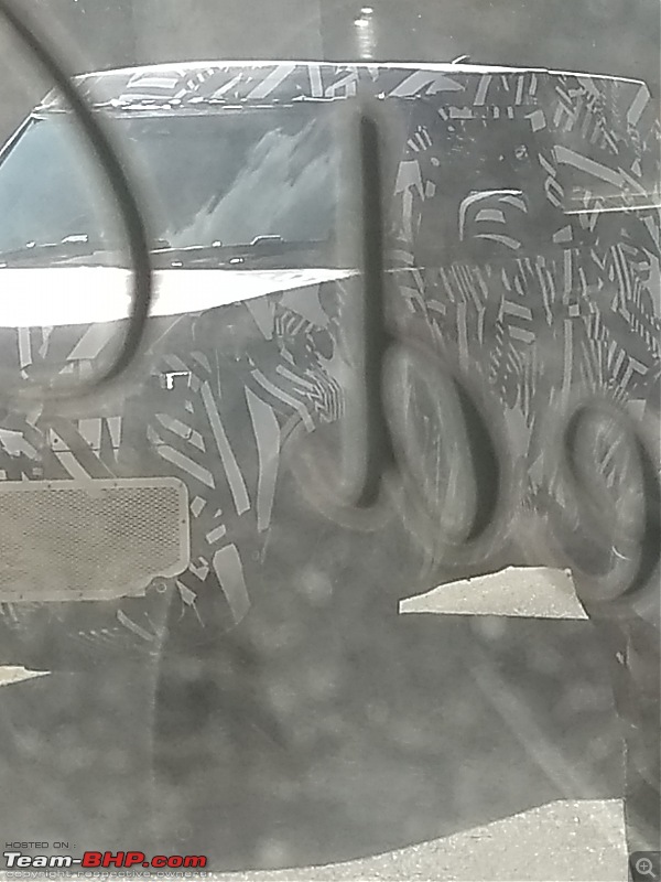 Scoop! Next-gen Land Rover Defender spotted testing in India-img_20191119_144049861_burst000_cover_top.jpg