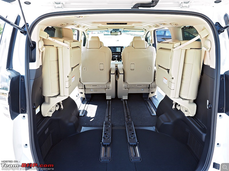 A Close Look: Toyota Vellfire-p2220596.jpg