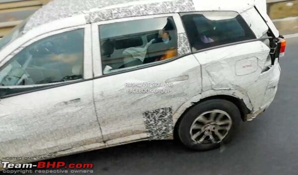 The 2nd-gen Mahindra XUV500, coming in Q3-2021-2021mahindraxuv500petroldieselspied15600x352.jpg