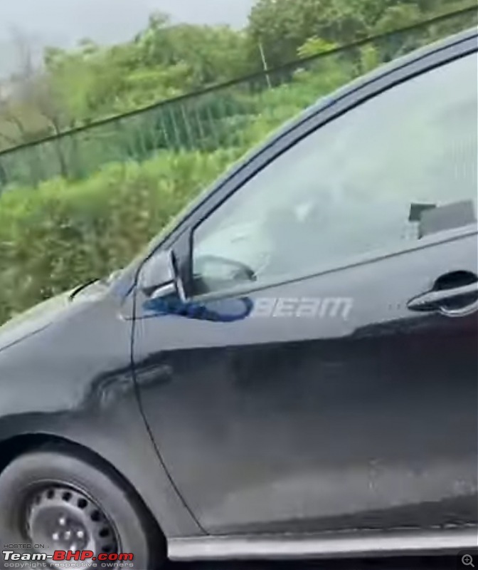 Toyota Yaris hatchback spotted testing in Delhi-smartselect_20210802193632_youtube.jpg