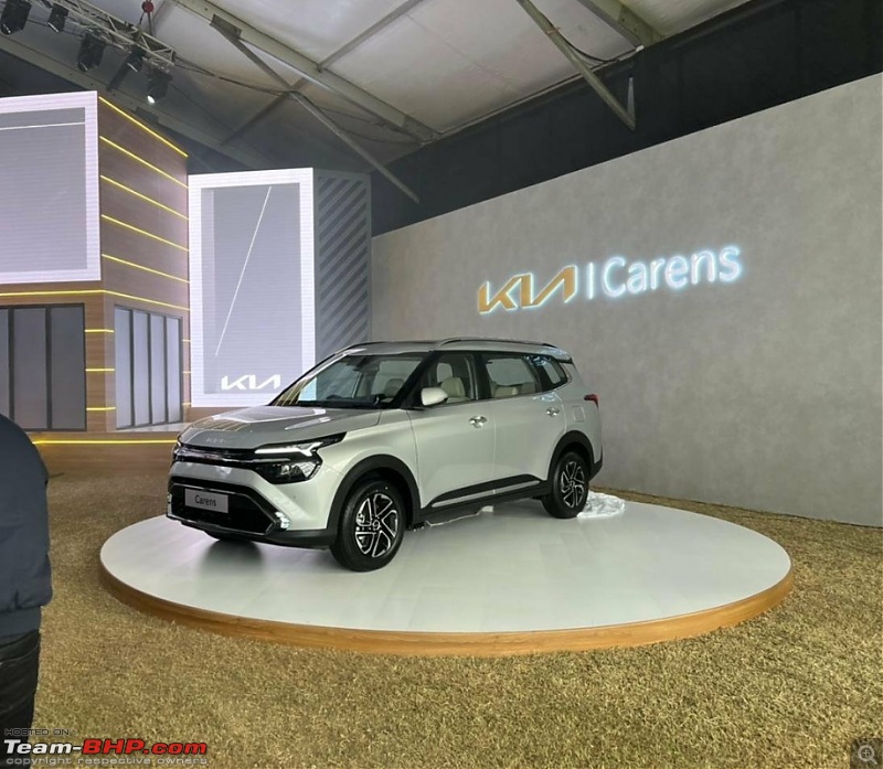 Kia Carens midsize MPV unveiled-smartselect_20211216124620_twitter.jpg
