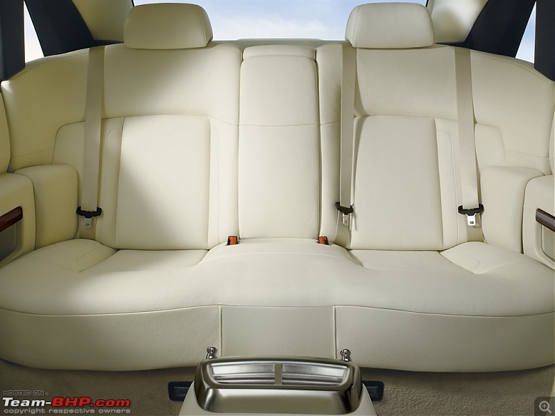 Rolls Royce's 'Ghost' to haunt Indian roads on 4th Dec EDIT: Launched pics on Page 3-ghostrear_seats.jpg