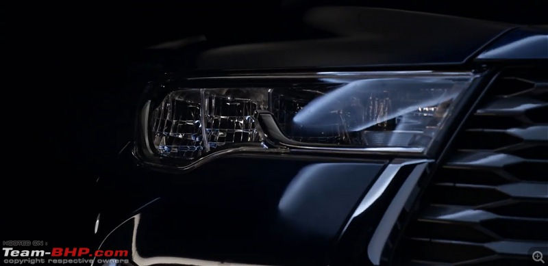 Toyota Innova Hycross, now unveiled-screenshot_20221116170311_youtube.jpg