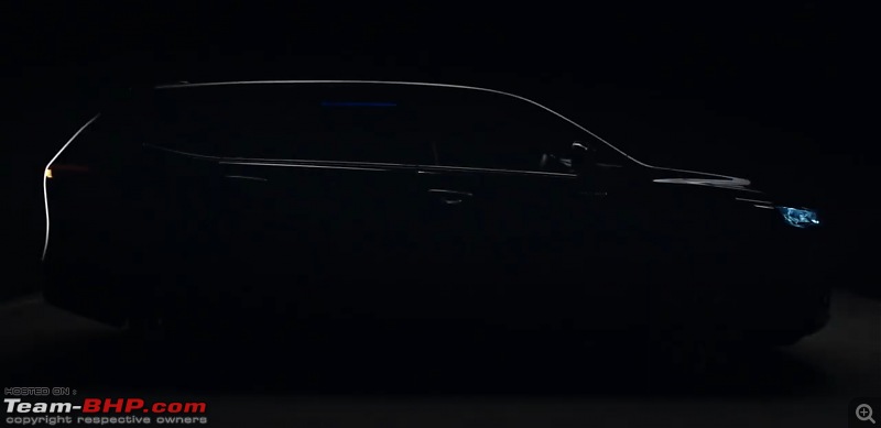 Toyota Innova Hycross, now unveiled-screenshot_20221116170336_youtube.jpg