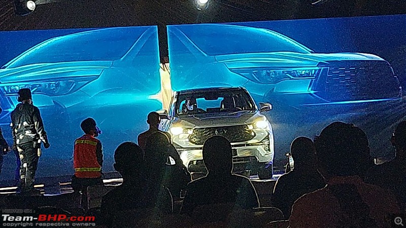 Toyota Innova Hycross, now unveiled-lol.jpeg