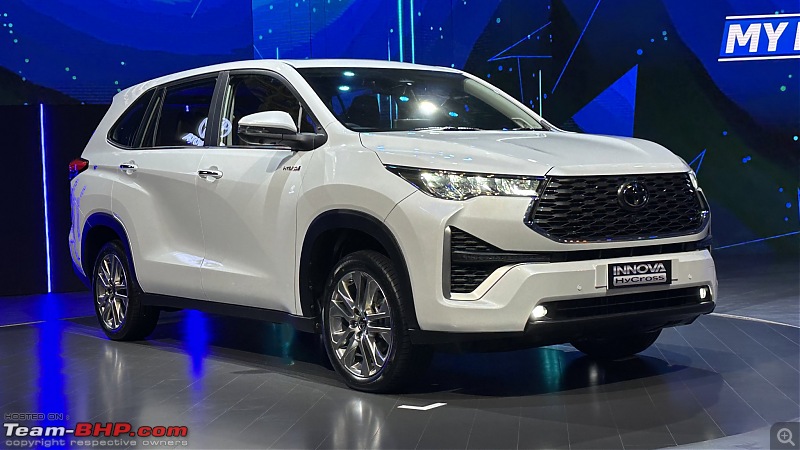 Toyota Innova Hycross, now unveiled-20221125_115611.jpg