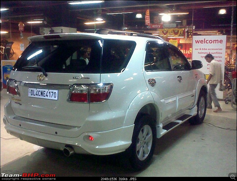 Toyota Fortuner Color?-11122009746.jpg