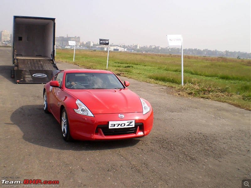 Report & Pics: Nissan 370Z launch in Mumbai + display in various cities-unveil2.jpg